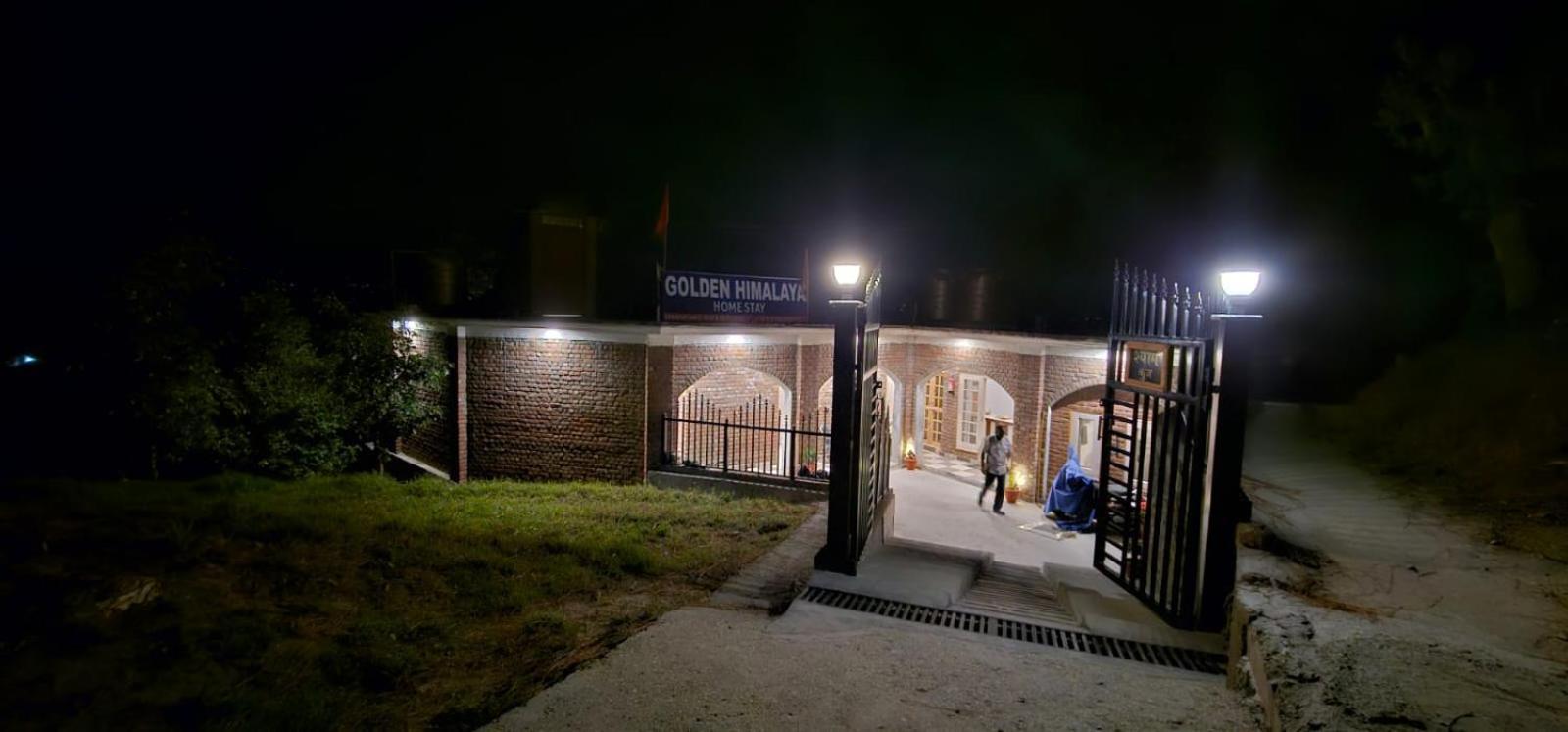 Golden Himalaya Homestay Kausani Esterno foto
